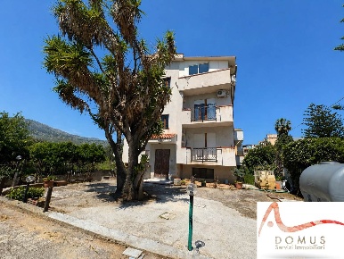 Foto Appartamento in via alfonso amorelli, Palermo Cruillas di 80 m²