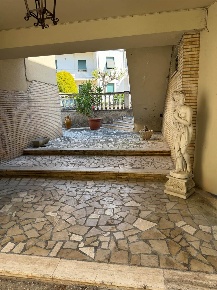 Foto Appartamento a Castelfidardo Centro di 350 m² con 9 locali in vendita