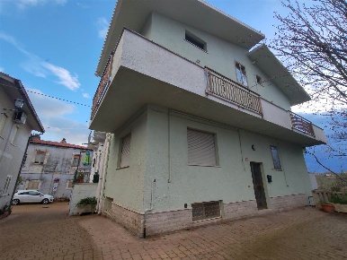 Foto Casa indipendente a Arielli Centro di 155 m² con 6 locali in vendita