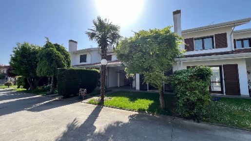 Foto Villa a schiera a Rovigo Borsea, Santa Rita di 148 m² con 6 locali