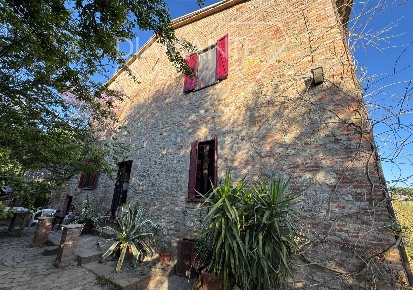 Foto Rustico a Città della Pieve di 190 m² con 6 locali in vendita