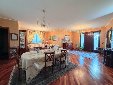 Foto Villa unifamiliare in VIA PIETRO FILLIOLEY 5, Siracusa di 235 m²