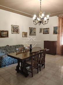 Foto Appartamento a Carrara Centro di 70 m² con 4 locali in affitto