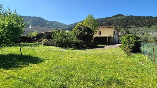 Foto Villa unifamiliare a Capannori di 250 m² con 5 locali in vendita