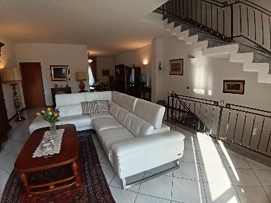 Foto Casa indipendente a Empoli Carraia - Torricelli di 190 m² in vendita