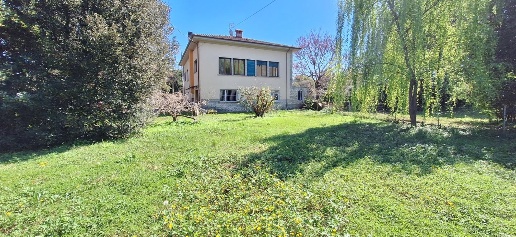 Foto Villa unifamiliare a Lucca Sant'Alessio - Carignano di 234 m²