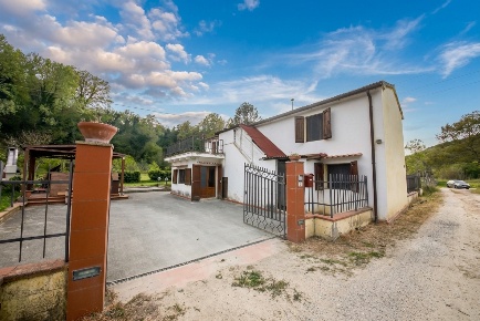 Foto Casa indipendente a Crespina Lorenzana Lorenzana di 120 m² in vendita