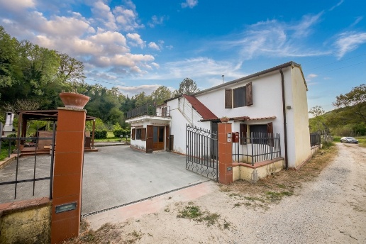 casa indipendente in vendita a Crespina Lorenzana in zona Lorenzana