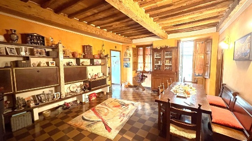 Foto Appartamento a Lucca Ponte a Moriano di 105 m² con 5 locali in vendita