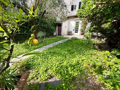 Foto Casa indipendente a Empoli Masini - XX Settembre di 250 m² in vendita