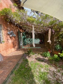 Foto Rustico a Lucca Monte San Quirico - Tre Cancelli di 230 m² in vendita