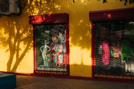 Foto Negozio a Cuorgnè Centro di 99 m² con 3 locali in vendita
