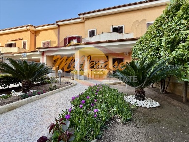 Foto Villa unifamiliare in VIA MONTEFORTE, Siracusa Bosco Minniti di 160 m²