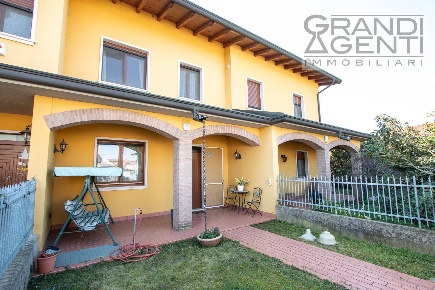 Foto Villa a schiera in Eugenio Montale 11, Mozzecane San Zeno di 180 m²
