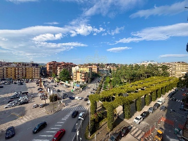 Foto Appartamento in Via C.del Balzo, Avellino Centro Storico di 235 m²