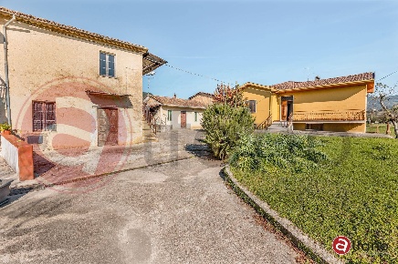 Foto Casa indipendente in Contrada Rondinella, Arpino Rondinella di 213 m²