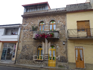 Foto Casa indipendente in via Giacomo Matteotti, Guspini Centro di 145 m²