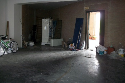 Foto Attività commerciale in Via emilia 123, Pisa Sant'Ermete - Putignano