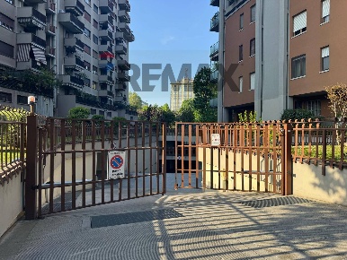 Foto Posti auto in Via 24 Maggio 1, Sesto San Giovanni Centro di 14 m²