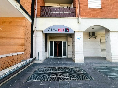 Foto Locale commerciale in VIA AVVOCATO VINCENZO SCARANO 41, Lucera Centro