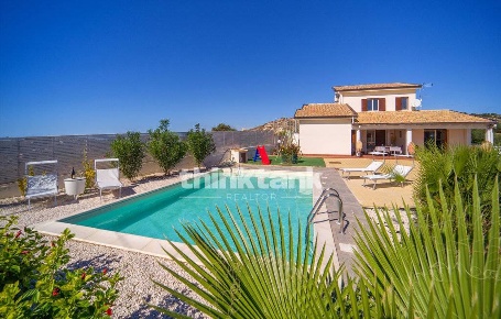 Foto Villa unifamiliare in Via Giovanni Falcone, Realmonte di 155 m²