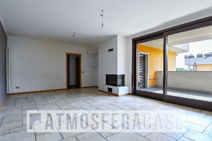 Foto Appartamento in Via Benvenuto Cellini 31, Treviglio di 180 m²
