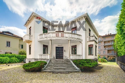 Foto Villa unifamiliare a Gallarate Semicentro - Ospedale di 619 m²