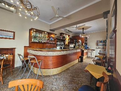 Foto Attività commerciale in VIA GRAMSCI 76, Oleggio di 80 m² con 1 locali
