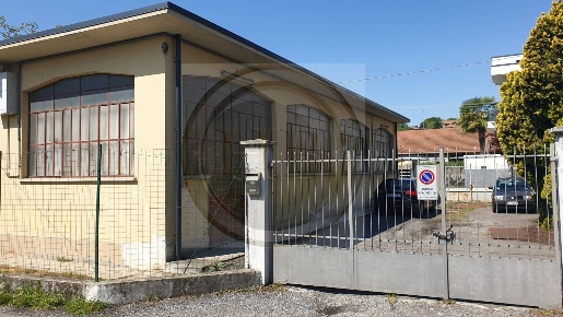 Foto Capannone industriale in via Enrico Fermi 72, Cavaria con Premezzo
