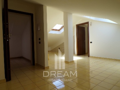 Foto Attico in via Ungheria, Quartu Sant'Elena di 70 m² con 2 locali