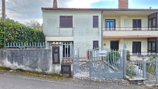 Foto Villa a schiera in via vigna 10, Montefalcione di 120 m² con 3 locali