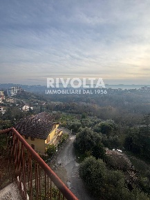 Foto Appartamento in viale napoli, Frosinone Centro di 290 m² con 8 locali