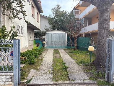 Foto Posti auto in Via G. Ungaretti, Martinsicuro Centro di 25 m²
