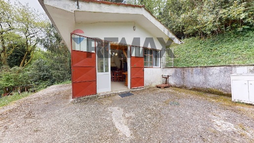 Foto Magazzino in Pieve di Cerreto, Borgo a Mozzano di 32 m² con 1 locali