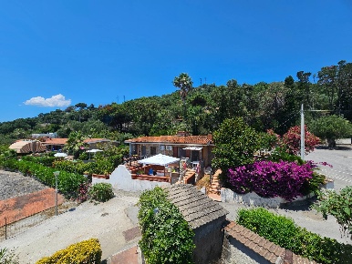 Foto Appartamento a Ispani Capitello di 293 m² con 8 locali in vendita