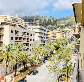 Foto Appartamento in Via Manzoni 28, Erice Casa Santa di 143 m² in vendita