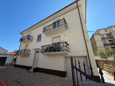 Foto Appartamento in vico dello Schiavo 17, Diano Marina Centro di 77 m²