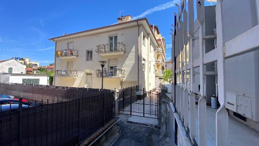 Foto Appartamento in vico dello Schiavo 17, Diano Marina Centro di 77 m²