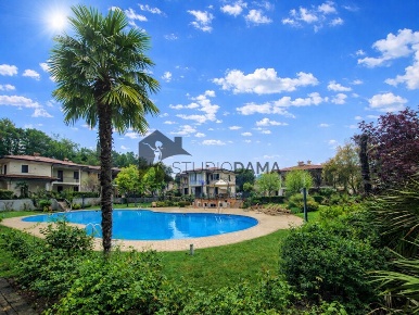 Foto Villa unifamiliare in dei broli, Polpenazze del Garda di 245 m²