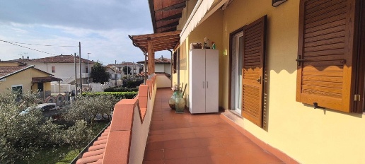 Foto Villa a schiera a Massa Bondano - Partaccia di 133 m² con 6 locali