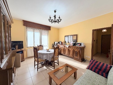 Foto Appartamento in VIA DEI CADUTI 66, Pieve Porto Morone Centro di 98 m²