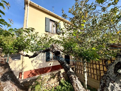 Foto Villa singola in Piazza Giosuè Carducci, Rosignano Marittimo di 130 m²