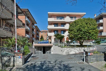 Foto Posti auto in Viale I Maggio, Grottaferrata Centro di 60 m² in vendita