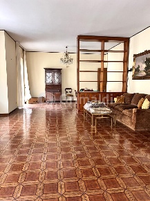 Foto Appartamento in Via Domenico Tommaso Albanese 6, Lecce di 190 m²