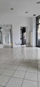 Foto Locale commerciale in Via Dante Di Nanni 64, Torino Cenisia di 130 m²
