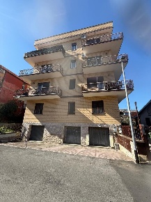 Foto Appartamento in Via Partinico, Roma Castelverde di 80 m² con 3 locali