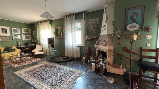 Foto Appartamento a Reggio nell'Emilia Rosta Nuova di 208 m² con 10 locali