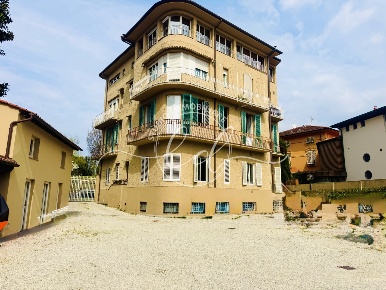 Foto Appartamento a Lucca di 240 m² con 7 locali in vendita