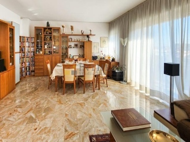 Foto Appartamento a Sesto San Giovanni di 138 m² con 4 locali in vendita