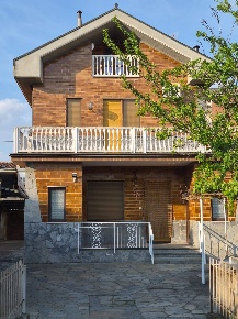 Foto Casa indipendente in via Ortigara 6, Beinasco Borgaretto di 230 m²